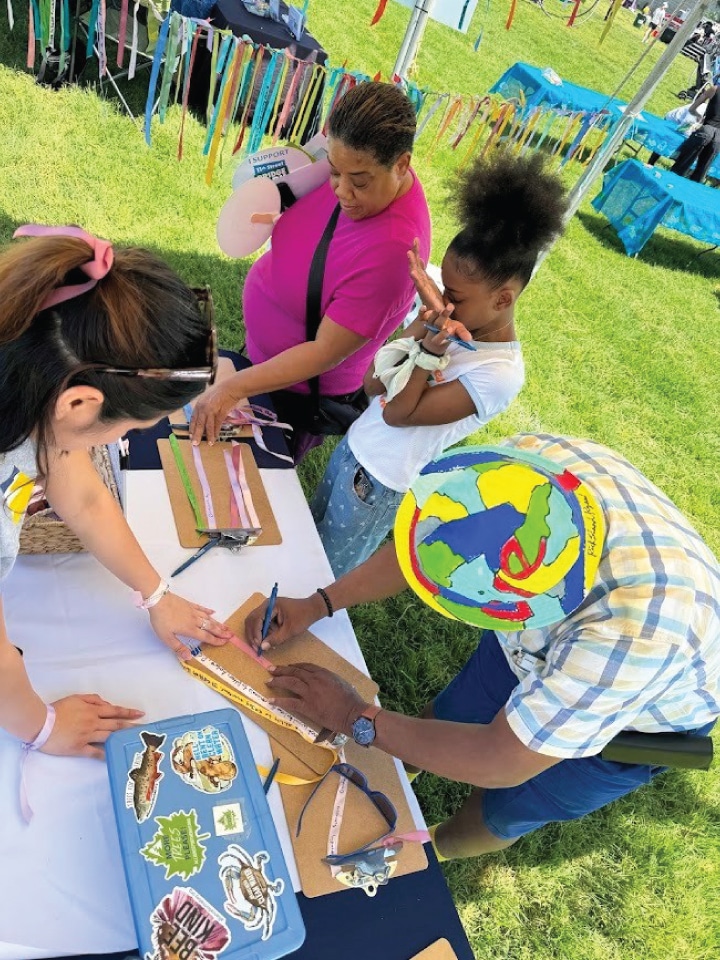 people write on ribbons